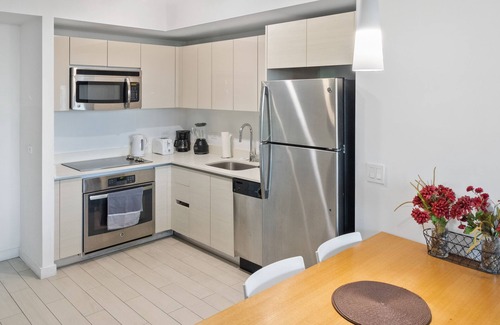 Hallandale Beach Apartment | Beachwalk A King BR