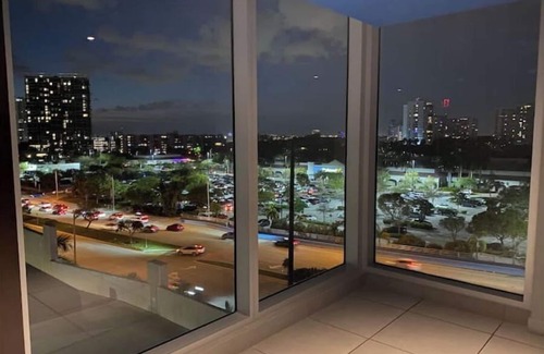 Hallandale Beach Apartment | Beachwalk A King BR