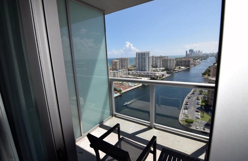 Hallandale Beach House | Beachwalk Resort 2007B by Optimax Vacation Rentals