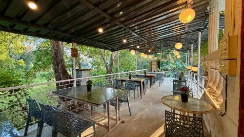 Varchi Ali Resort | Beachwood Mansion Nagaon