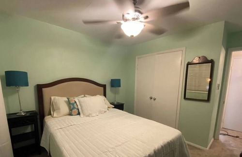 Northwest House | Beachy and Chic 3 bedroom Townhome Near TownCenter