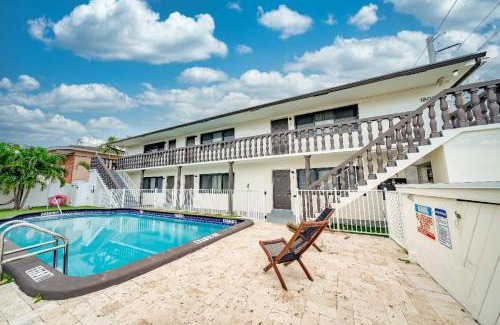 Imperial Point Apartment | Beachy&Boho apt for 6 people with kitchen and pool
