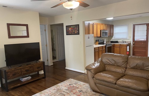 Bayview Cottage | Beachy cottage unit #B