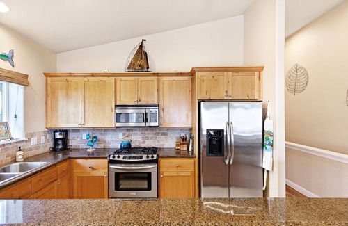 Gold Beach House | Beachy dog-friendly home, w/ocean views, easy beach access, & private hot tub