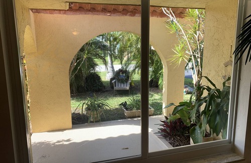East Boca Raton House | Beachy Duplex Walk/Run/Ride to Beach !