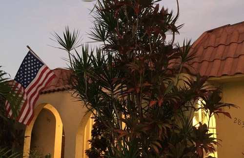 East Boca Raton House | Beachy Duplex Walk/Run/Ride to Beach !