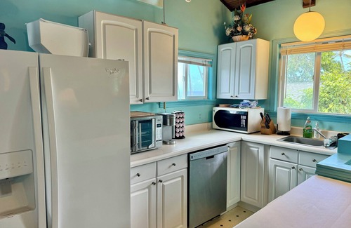 Pupukea Apartment | Beachy guest suite steps away from Ehukai/Pipeline Beach