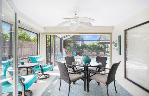 Naples Park House | Beachy Haven 3 bed 2Bath Heated Pool Tiki Bar Sleep 6