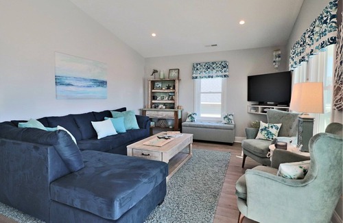Surf City House | "Beachy Keen" Oceanview Home w/ Fire Pit, Horseshoes, Cornhole, Linens!