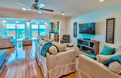 Fort Walton Beach - Destin House | Beachy Keen- Soak up the sun with a quick walk to the beach from Green Reef 8!