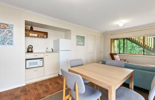 Apollo Bay House | BEACHY KEEN - Walk to the beach