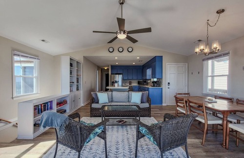 Surf City House | Beachy McBeach House: Bold, Bright & Beachy