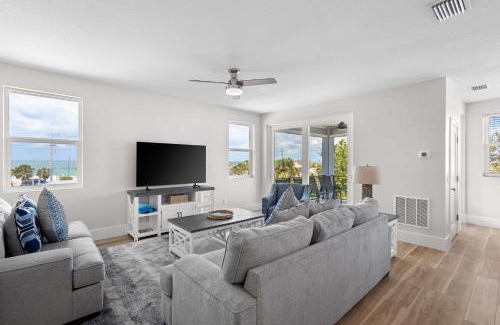 Bradenton Beach House | Beacon by the Sea- Unit B