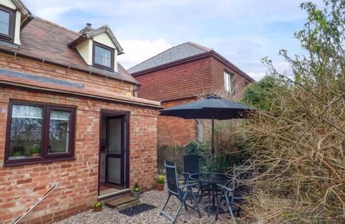 Malvern Cottage | BEACON COTTAGE, family friendly, with open fire in Malvern