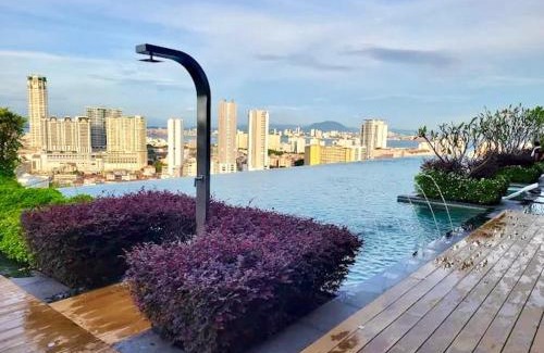 George Town Apartment | Beacon Executive Suite by stayCATion Homestay