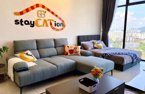 George Town Apartment | Beacon Executive Suite by stayCATion Homestay