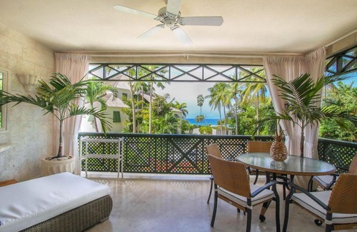 Mullins Apartment | Beacon Hill 302 by BSL Rentals