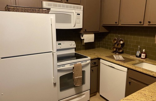 Mid America Condo | Beacon Manor Condo on Beautiful Lake Hamilton