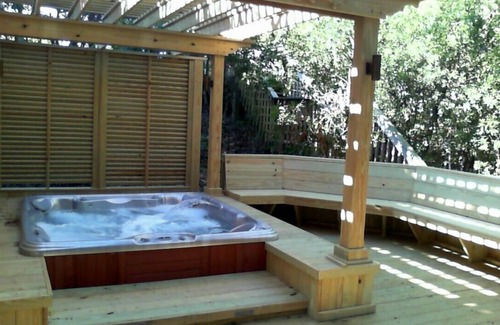 Pine Knoll Shores House | Beacon's Reach Oceanfront 4BD/4.5BA w/elevator. Hot Tub, Pools & Tennis Courts
