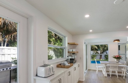 Anna Maria Villa | Bean Pt Bungalow - Private heated pool - half duplex