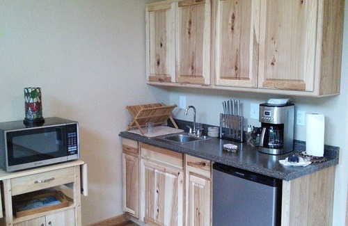 Bear Creek Cabin | Bear and Berry Lodge - The Most Beautiful Spot in Seward!