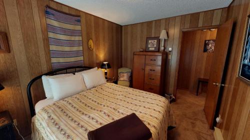 Red River House | Bear Bait Cabin In Upper Valley With High Speed Wifi
