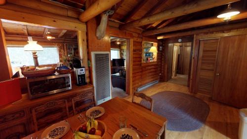 Red River House | Bear Bait Cabin In Upper Valley With High Speed Wifi
