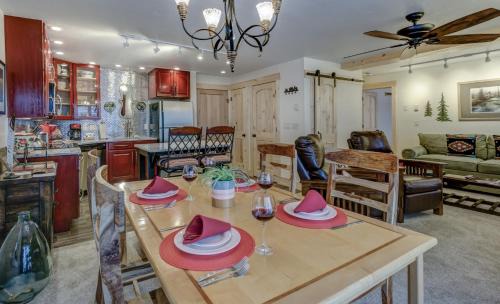 Steamboat Springs Apartment | Bear Claw 104 - Ski-in Ski-out Condo!