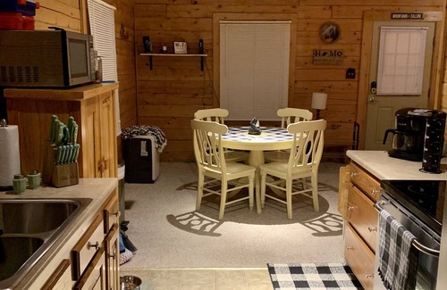 Pipestem Cabin | Bear Claw Cove #2 Pet Friendly/HotTub/Bicycles/Kayaks