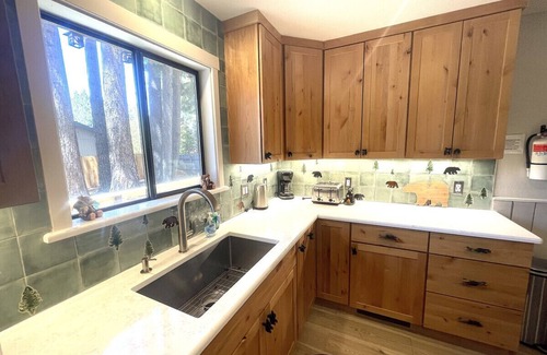 Pioneer Trail House | Bear Claw Trails - Dogs + Awesome Yard + Fire Pit