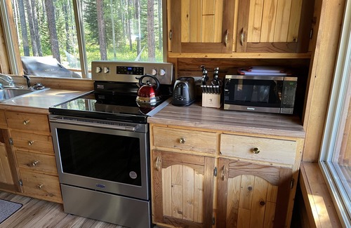 Essex Cabin | Bear Creek Cabin - A Slice of Montana Solitude