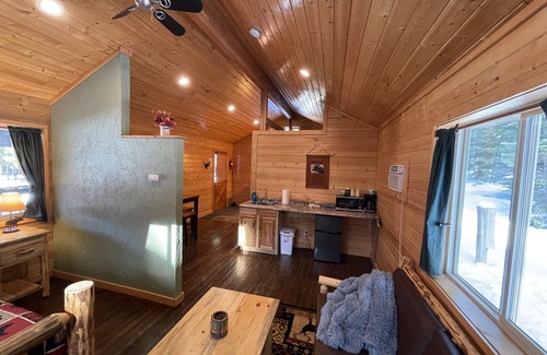 Thompson Falls Cabin | Bear Creek Resort, Cabin Suite (end unit 1 king) JACUZZI BATHTUB SUITE, Cabin Suite (end unit 1 king