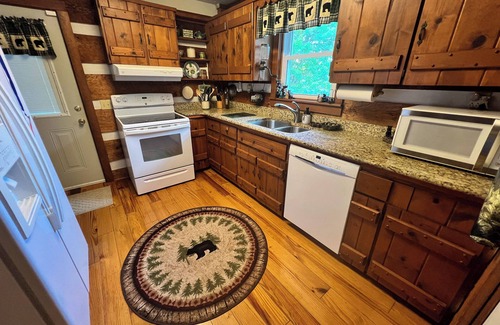 Jefferson Cabin | Bear Creek Ridge Available Labor Day Weekend!