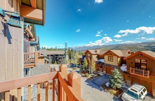 Bear Crossing House | Bear Crossing 370
