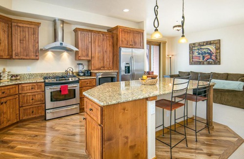 Bear Crossing House | Bear Crossing 370