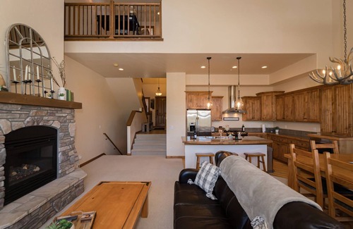 Bear Crossing House | Bear Crossing Cabin at Winter Park - With Hot Tub & Views!
