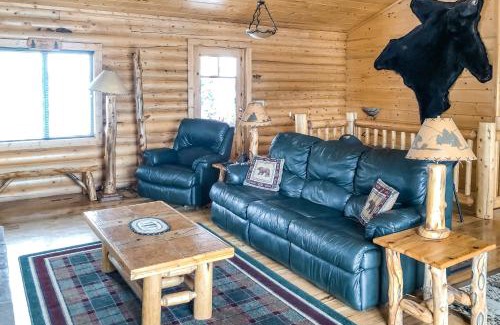 Rainbow Valley House | Bear Crossing