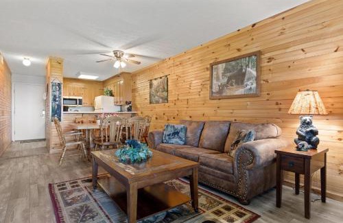 Chalet Village Apartment | Bear Cub Retreat