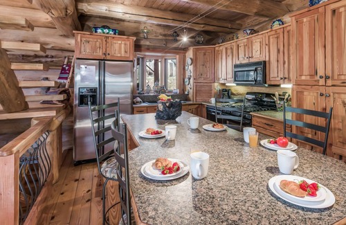 Ruidoso Cabin | Bear Foot Lodge, 2 Bedrooms, Sleeps 6, Gas Grill, Walk to River, Hot Tub