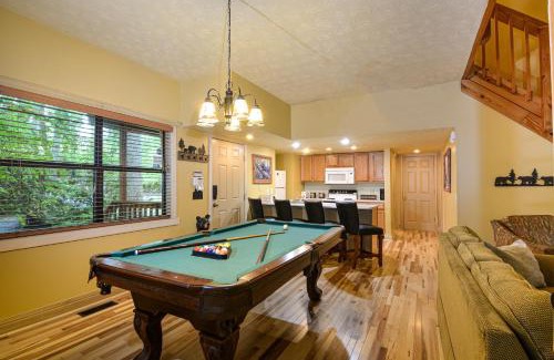 Gatlinburg - Pigeon Forge House | BEAR FOOTIN' on the CREEK
