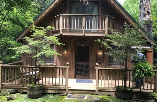 Scaly Mountain House | Bear Gone Fishing- Perfect Fall Getaway! Mins to Highlands