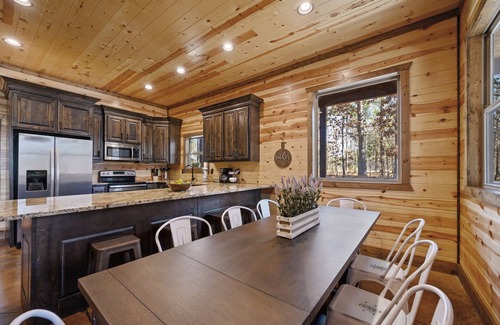 Hochatown Cabin | Bear Hill Lodge: 4 BR + Loft Game Room, 4.5 Bath, Sleeps 15