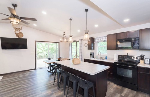 Tomahawk House | Bear Lodge in the Forest
