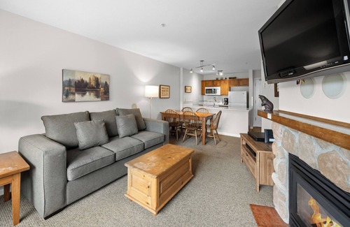 Whistler Village Condo | Bear Lodge One Bedroom by MVA