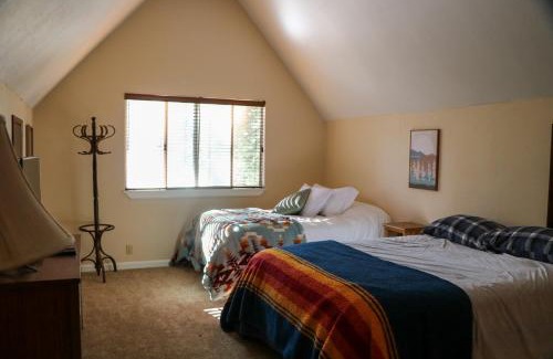Sierra Cedars House | Bear Meadow Cabin at Shaver Lake