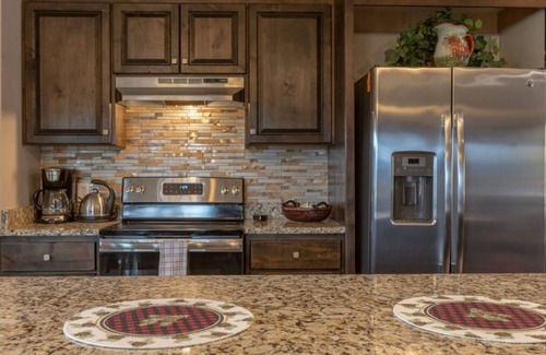 Alpine Northeast House | Bear Meadow Lodge: relaxing 3400 sq. ft., 6 bdm home 37 miles from Jackson Hole