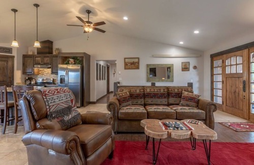 Alpine Northeast House | Bear Meadow Lodge: relaxing 3400 sq. ft., 6 bdm home 37 miles from Jackson Hole