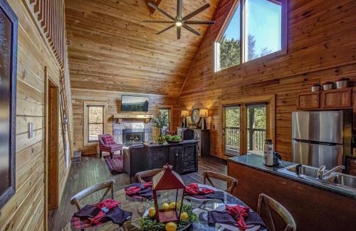 Sevierville House | Bear Mountain Hideaway by Avada Properties