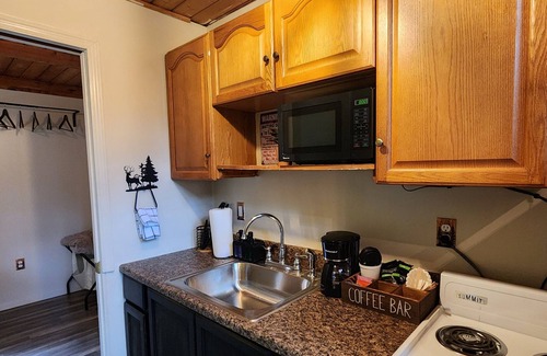 Bear Creek Cottage | Bear Necessities Cottages