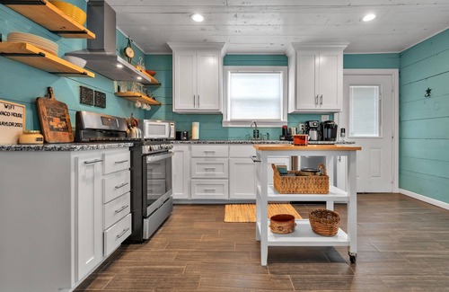 East Riverside House | Bear Necessities